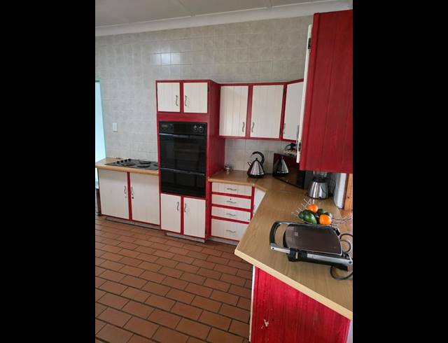 4 BEDROOM HOUSE FOR SALE IN KEMPTON PARK EXT 01
